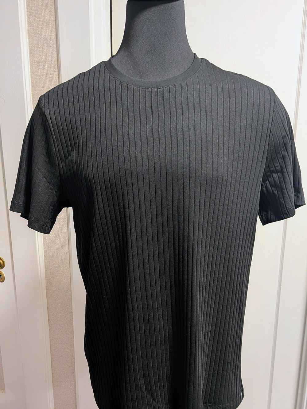 Perry Ellis Men's Black Ribbed Short Sleeve Crew Tee